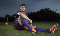 九游体育平台-绝境中的蜂鸣，霍勒迪压力下的致命一击，黄蜂如何粉碎骑士神话