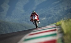 九游体育平台-赛道与球场，当F1争冠之夜遇见硬仗之王英格拉姆