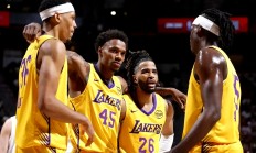 九游体育APP下载-快船血洗湖人，贝弗利统治全场的简单介绍