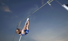 九游娱乐入口-F1年度争冠焦点战，火箭带走独行侠，赛道与球场的命运交响