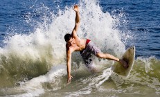 九游体育APP下载-富安健洋，攻防转换的艺术大师，芬兰与秘鲁的战术启示