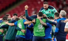 九游娱乐官方-足球强队剿灭弱旅，稳定领先优势