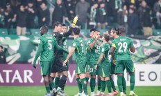 九游体育平台-包含打破僵局，球队机智应对取得胜利的词条