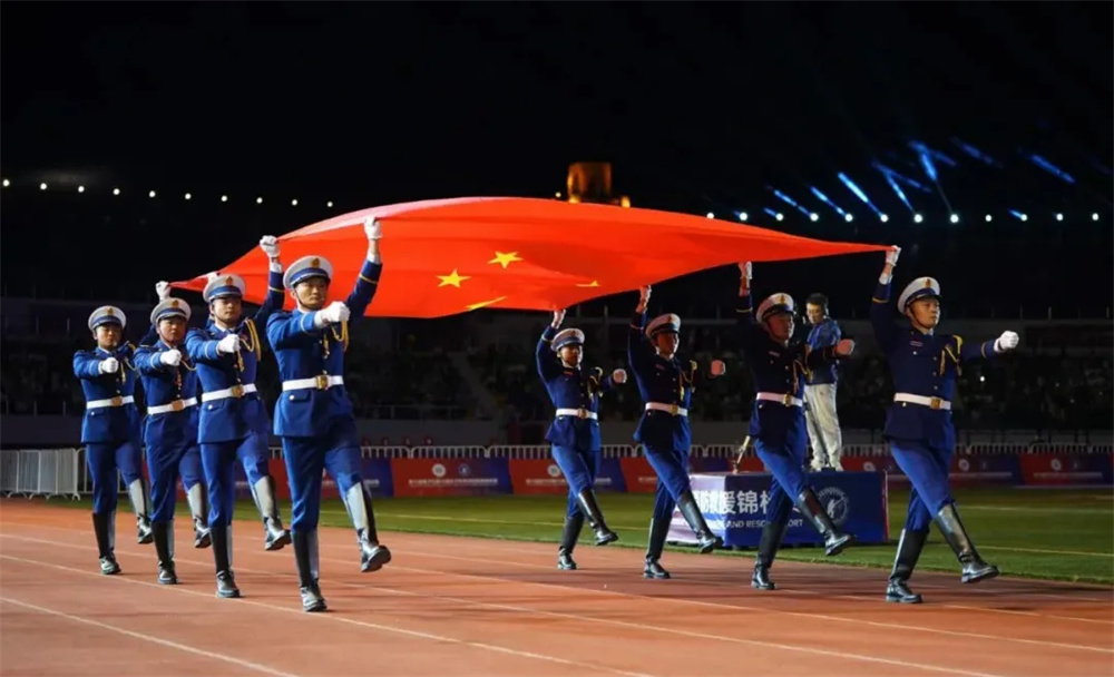 豪取胜利之后,选手向观众致以感谢和敬意的简单介绍 豪取胜利之后,选手向观众致以感谢和敬意的简单介绍