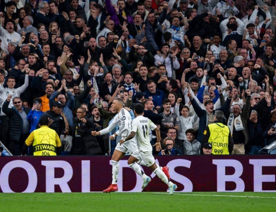 曼城大胜晋级,欧冠征程再添胜利 曼城大胜晋级,欧冠征程再添胜利