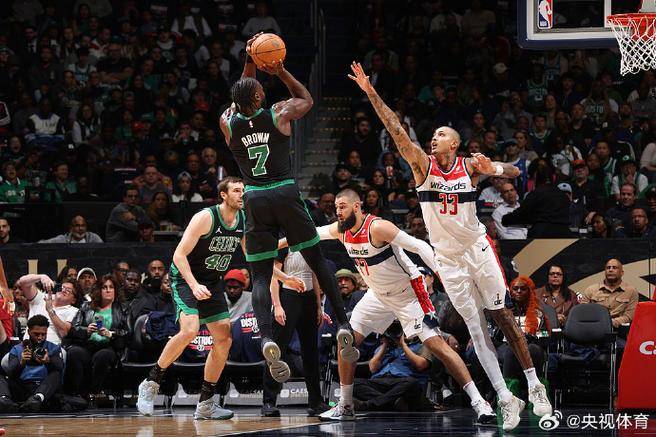 关于凯尔特人客场击败篮网,压哨三分绝杀带走比赛的信息 关于凯尔特人客场击败篮网,压哨三分绝杀带走比赛的信息