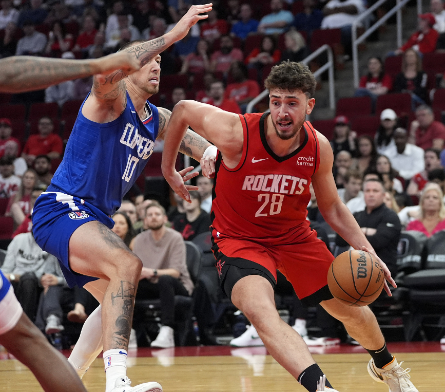 火箭球员解说比赛时犯错,引发争议 火箭球员解说比赛时犯错,引发争议