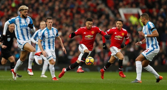 哈德斯菲尔德保持不败，全队士气高涨的简单介绍