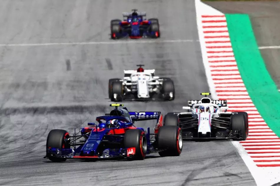 包含威廉姆斯完胜梅赛德斯，塞恩斯高光表现的词条