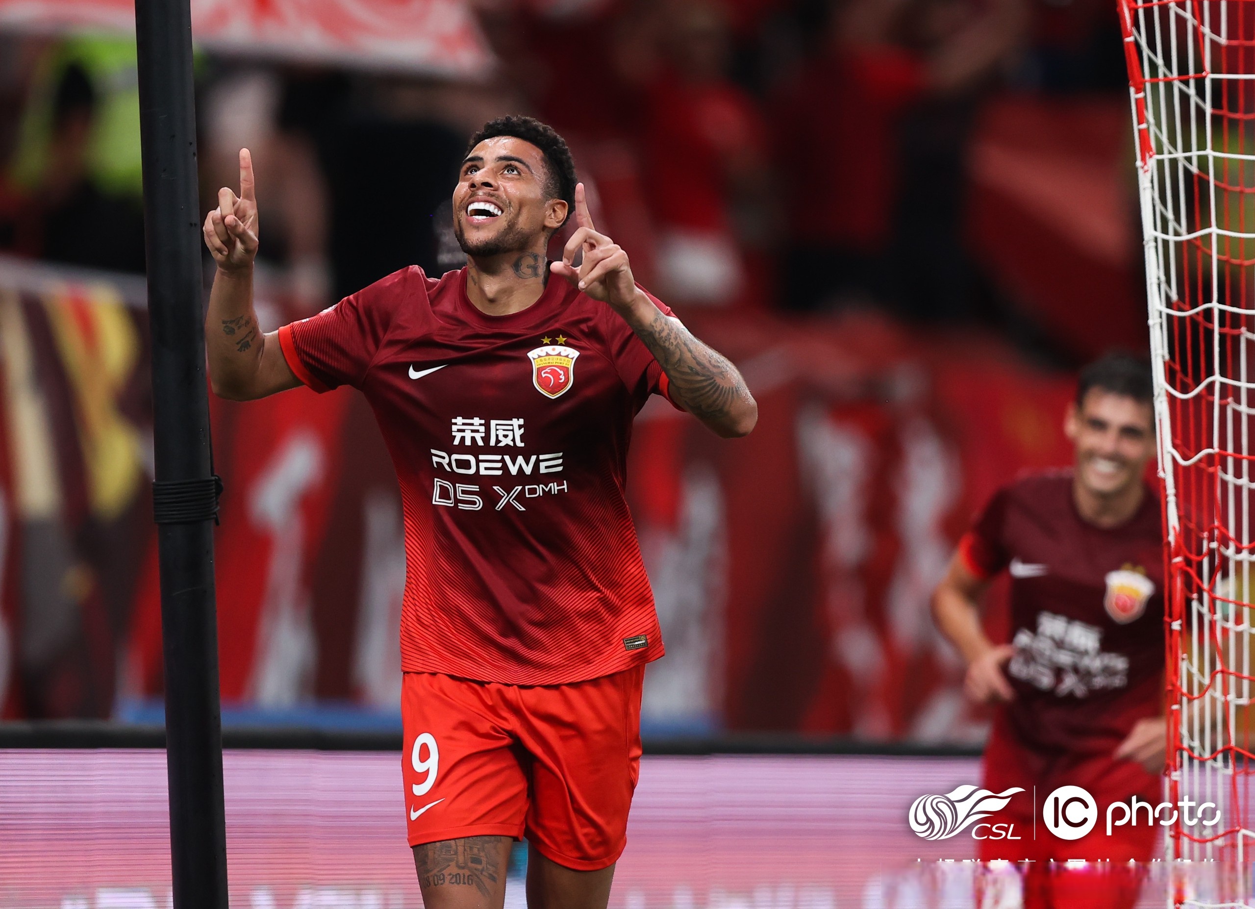 包含打破僵局，球队机智应对取得胜利的词条