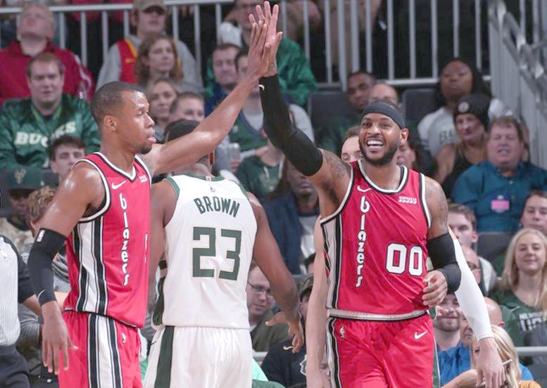 雄鹿队在客场比赛中大胜开拓者队