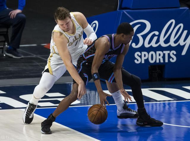 包含山东队力克四川队,福克斯刷新纪录的词条 包含山东队力克四川队,福克斯刷新纪录的词条