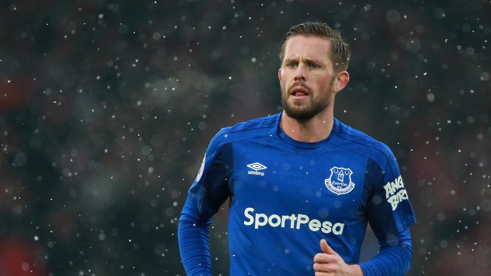 欧冠决赛焦点战,新疆队收割骑士,跨界传奇的启示